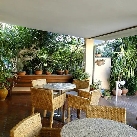 Sabrina Hotel