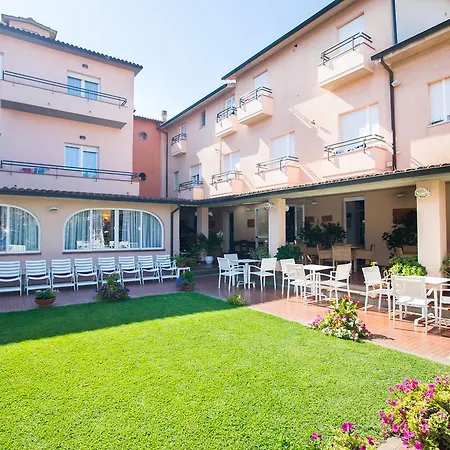 Sabrina Hotel 3*